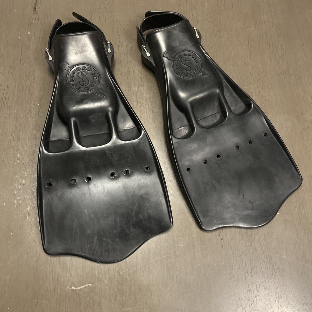 SCUBAPRO Jet Fin Vented Design Made in the USA Black Rubber Diving Fins Medium